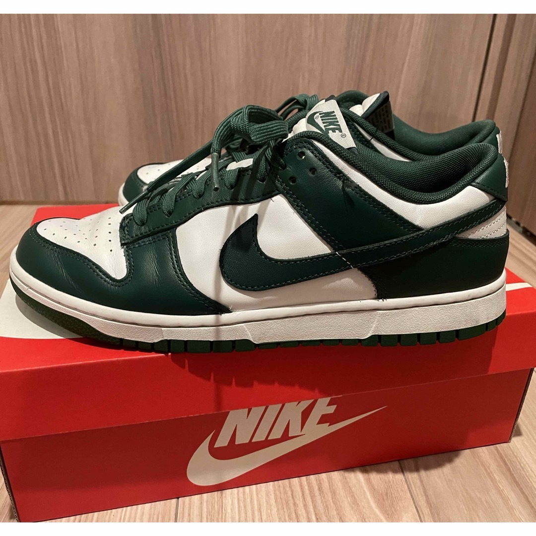 NIKE(ナイキ)のNIKE DUNK LOW RETRO TEAM GREEN メンズの靴/シューズ(スニーカー)の商品写真