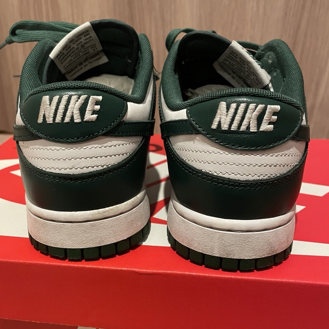 NIKE(ナイキ)のNIKE DUNK LOW RETRO TEAM GREEN メンズの靴/シューズ(スニーカー)の商品写真