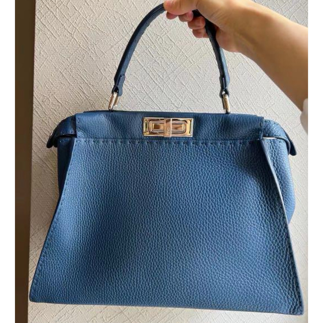 ハンドバッグFENDI ピーカーブー　セレリア　レギュラーサイズ