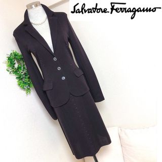 サルヴァトーレフェラガモ(Salvatore Ferragamo)のサルヴァトーレフェラガモのブラウン色のスーツセットS(スーツ)