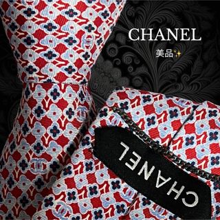 シャネル(CHANEL)の美品 現行モデル CHANEL カメリア 花柄 ココマーク レッド系(ネクタイ)