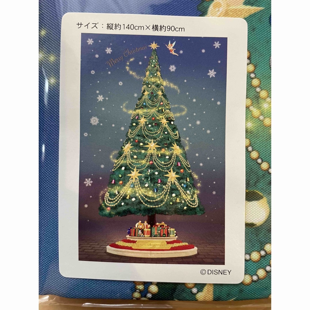 Disney(ディズニー)の新品！ディズニーランド購入！クリスマスツリー　タペストリー エンタメ/ホビーの美術品/アンティーク(絵画/タペストリー)の商品写真