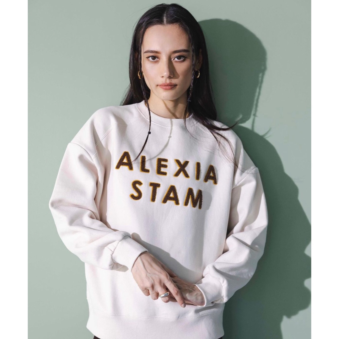芸能人愛用 トレーナー ALEXIA ロゴスウェットの通販 トップス 芸能人愛用 トレーナー ALEXIA ロゴスウェットの通販 トップス