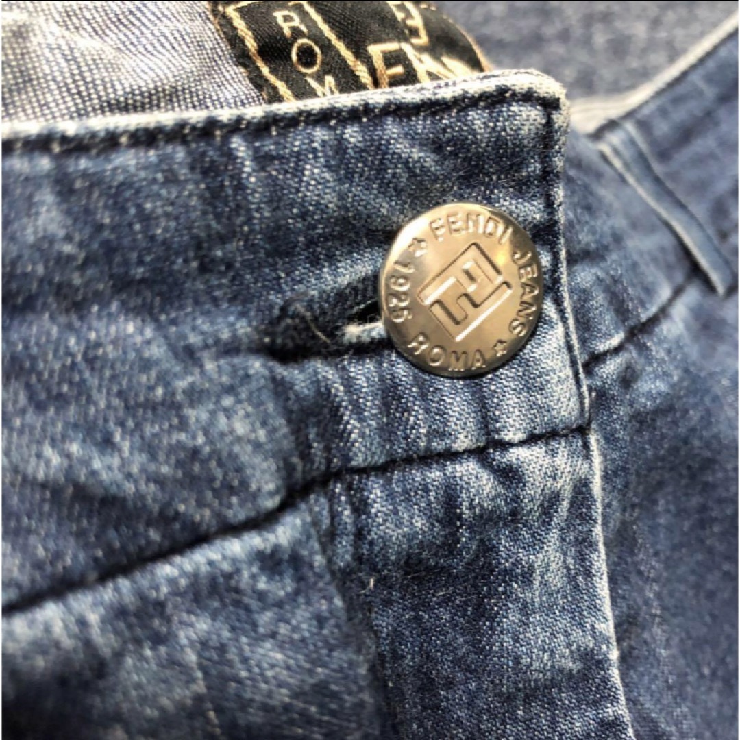 FENDI(フェンディ)のFENDY jeans イタリア製　フェンディ　ストレートジーンズ レディースのパンツ(デニム/ジーンズ)の商品写真