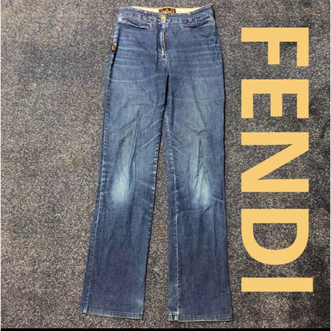 FENDI(フェンディ)のFENDY jeans イタリア製　フェンディ　ストレートジーンズ レディースのパンツ(デニム/ジーンズ)の商品写真