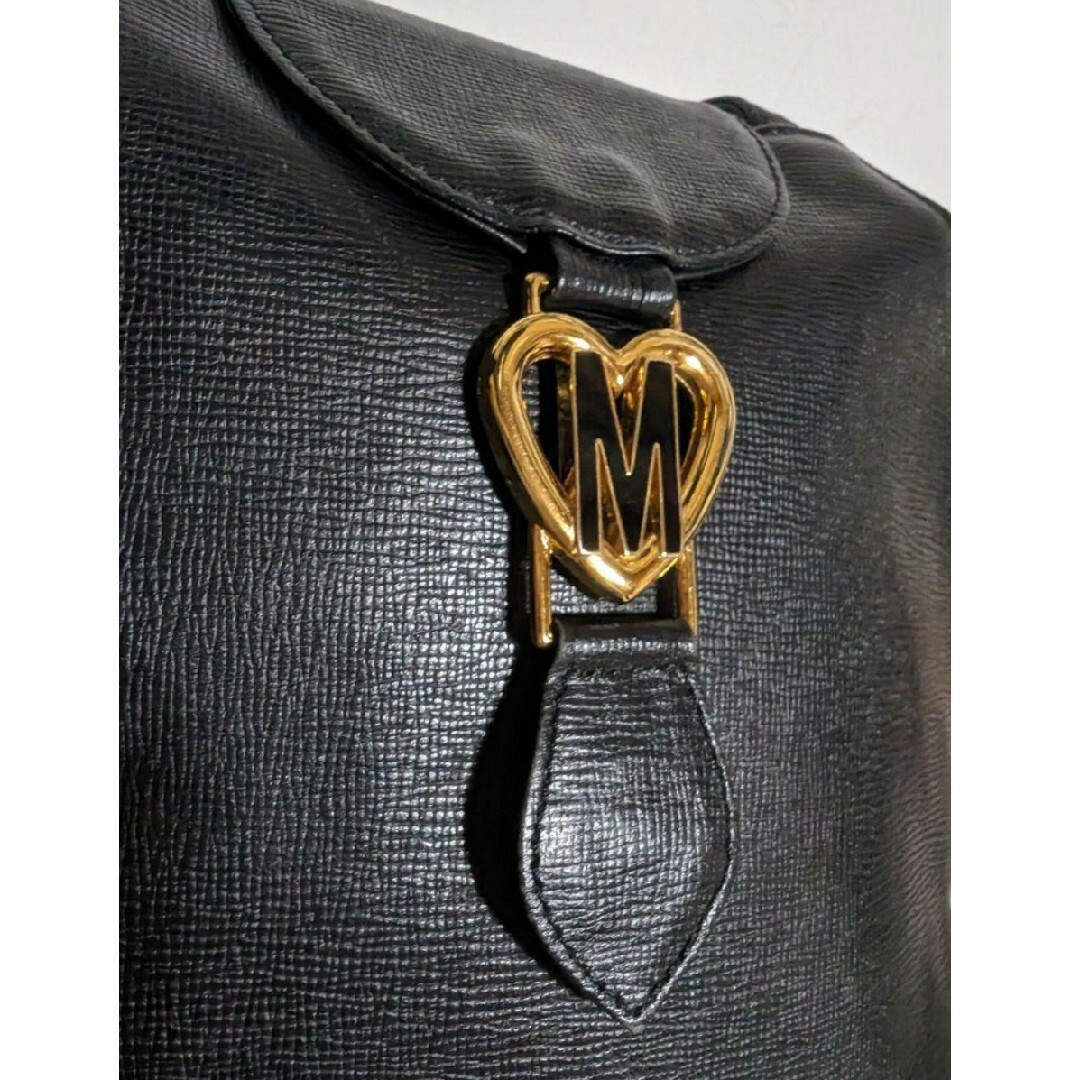 美品☆【MOSCHINO】モスキーノ レザーリュック ハート金具 内側 美品☆【MOSCHINO】モスキーノ レザーリュック ハート金具 内側