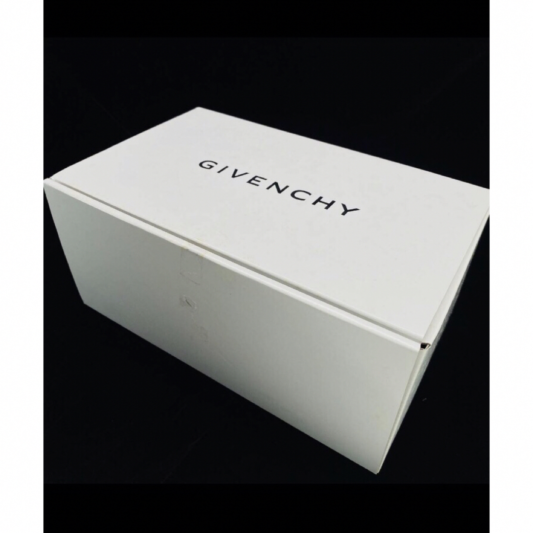 GIVENCHY(ジバンシィ)の新品未使用GIVENCHY カップ&ソーサー2個ガラス皿付き インテリア/住まい/日用品のキッチン/食器(グラス/カップ)の商品写真