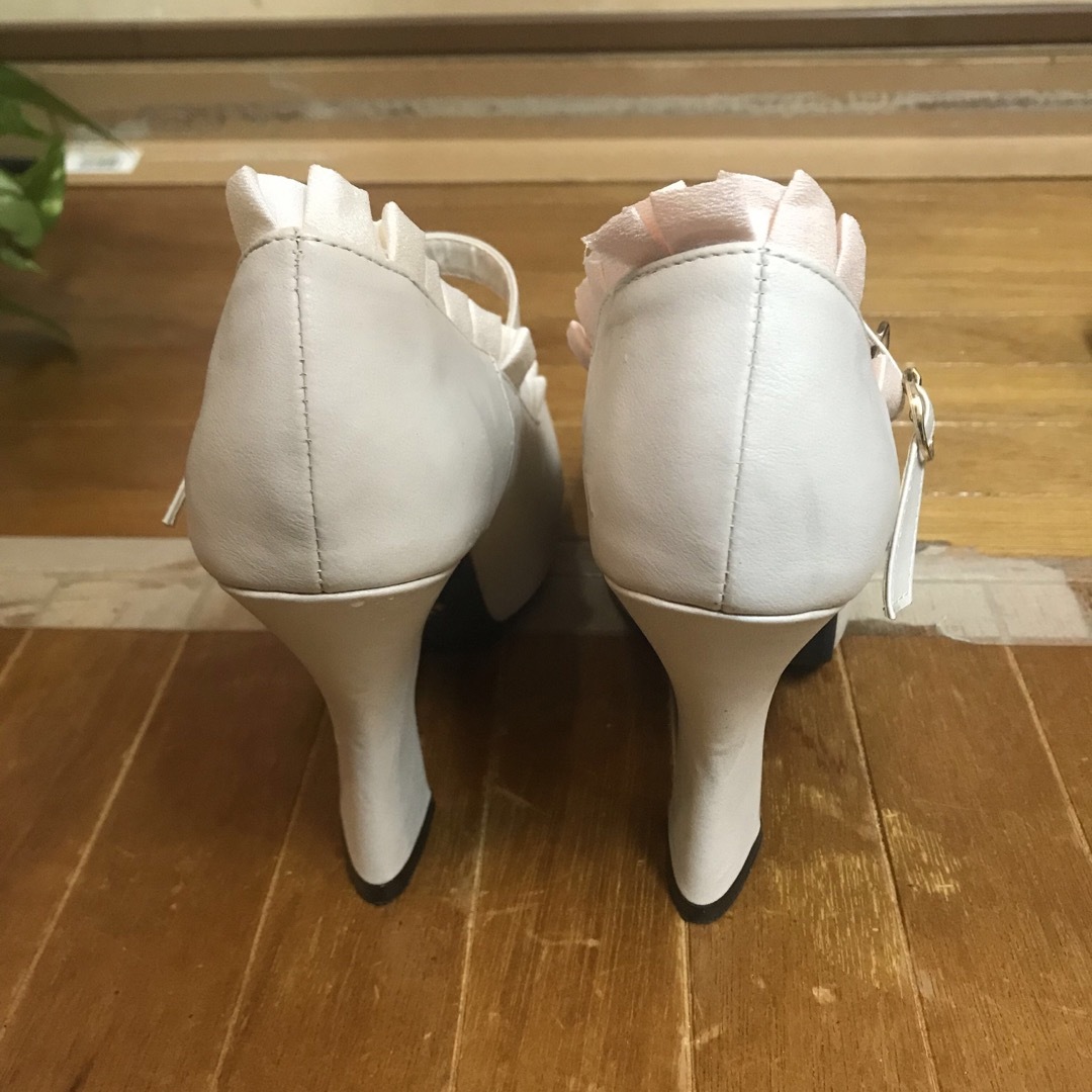 DearMyLove(ディアマイラブ)のスクエアトゥーのフリルお嬢様パンプス ライトグレー レディースの靴/シューズ(ハイヒール/パンプス)の商品写真