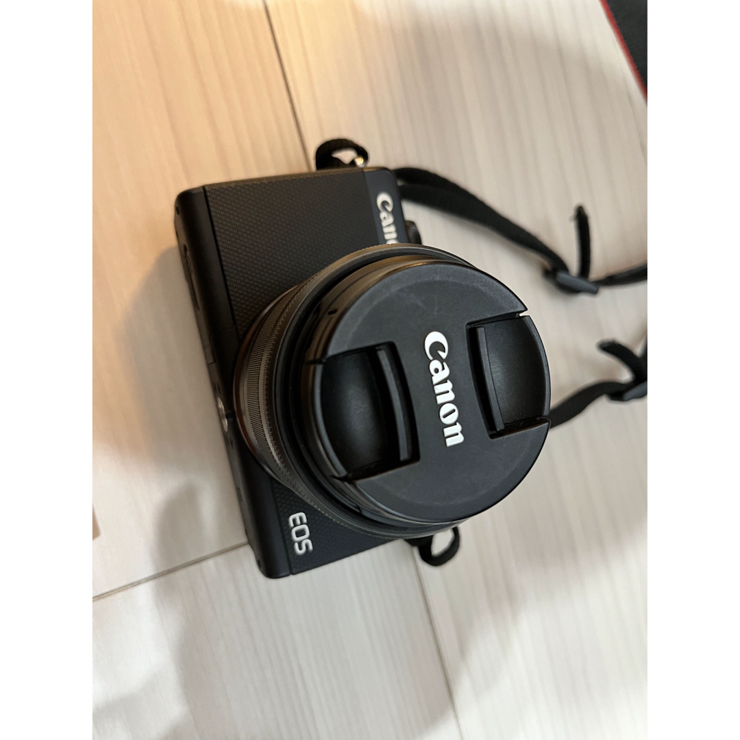 Canon(キヤノン)の【美品】Canon EOS M100 ホティ BK スマホ/家電/カメラのカメラ(ミラーレス一眼)の商品写真