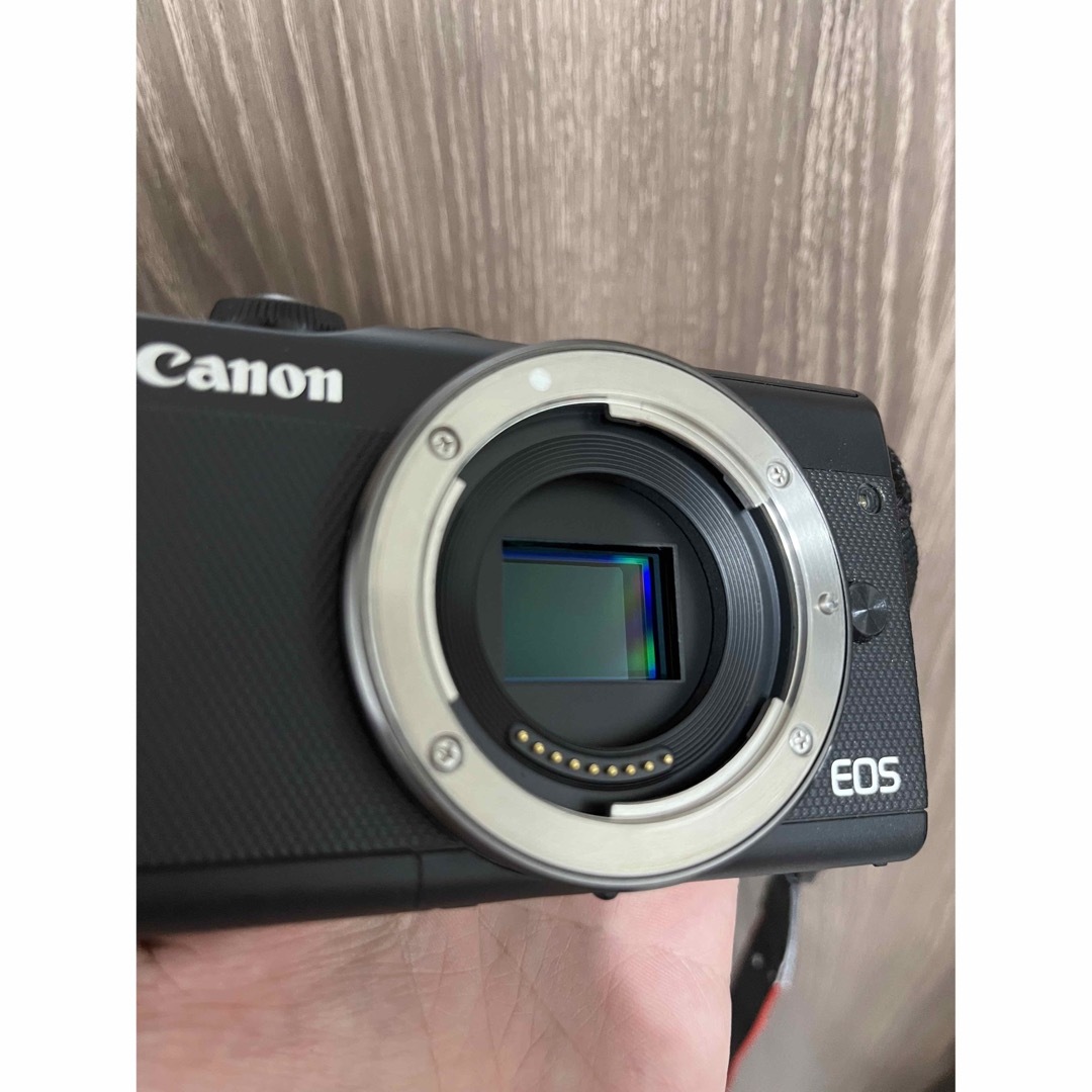 Canon(キヤノン)の【美品】Canon EOS M100 ホティ BK スマホ/家電/カメラのカメラ(ミラーレス一眼)の商品写真