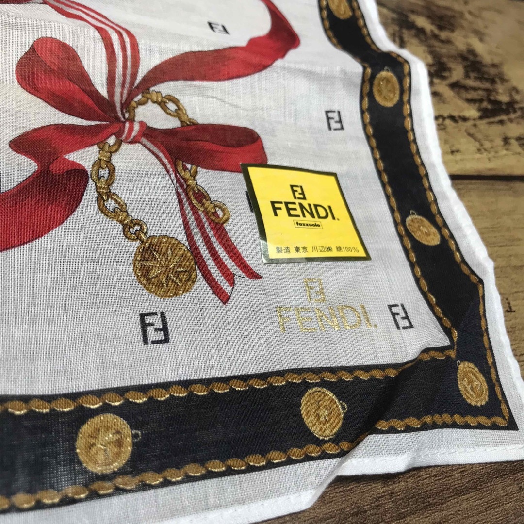 FENDI(フェンディ)のFENDI ハンカチ リボン チェーン フェンディ レディースのファッション小物(ハンカチ)の商品写真