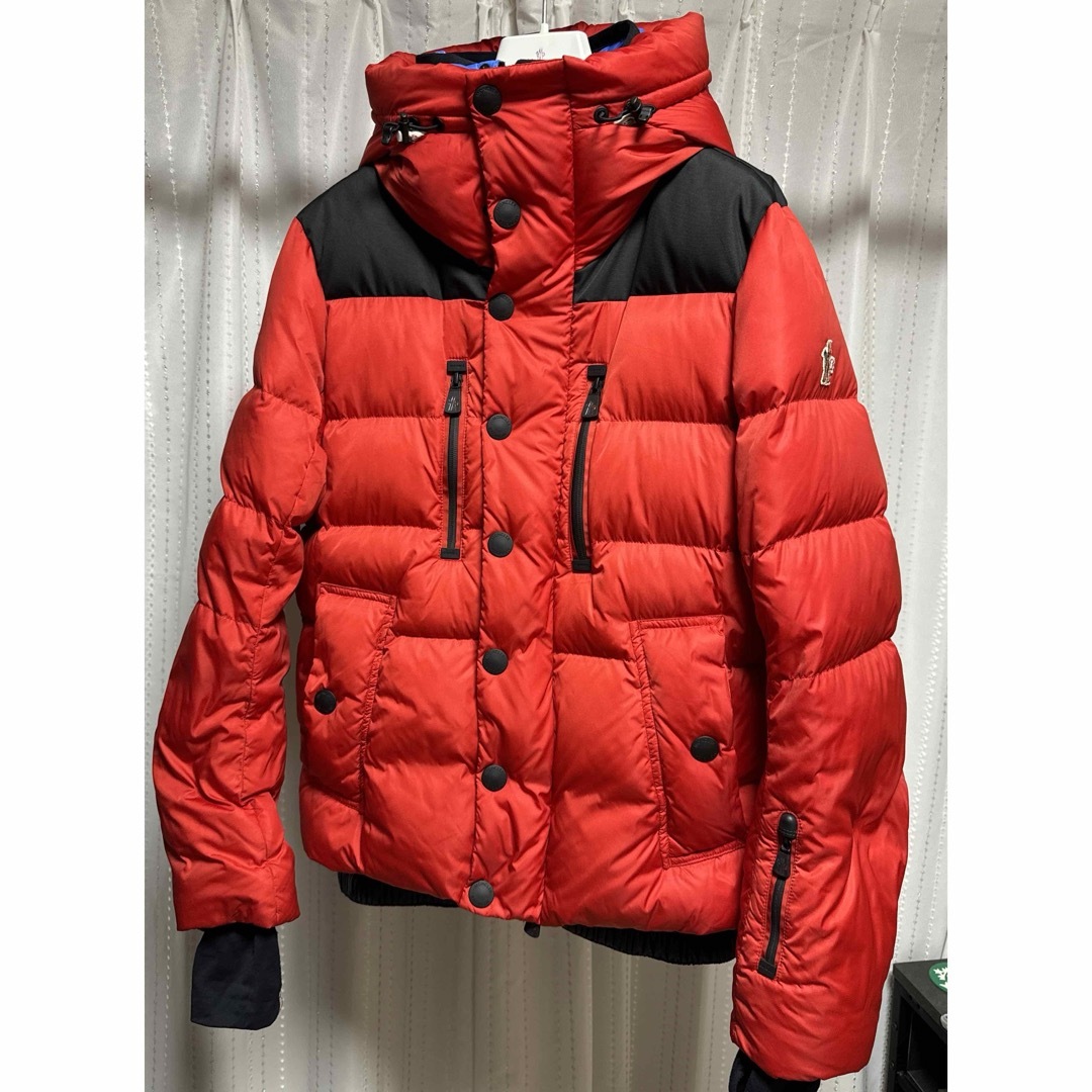 MONCLER(モンクレール)の【中古】MONCLER Grenoble ダウンジャケット メンズのジャケット/アウター(ダウンジャケット)の商品写真