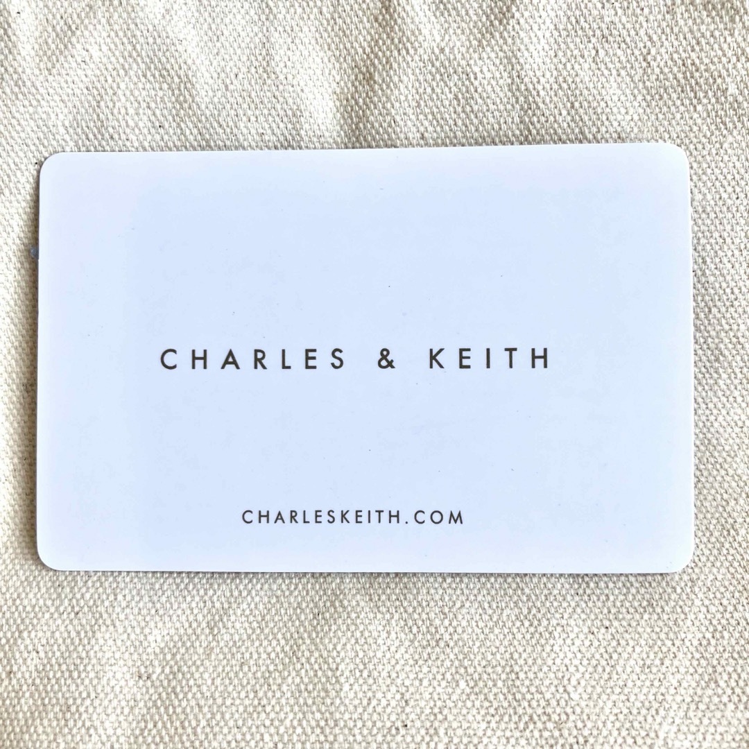 Charles and Keith(チャールズアンドキース)の【タグ付超美品】CHARLE&KEITH チャールズ&キース バック赤 レディースのバッグ(ショルダーバッグ)の商品写真