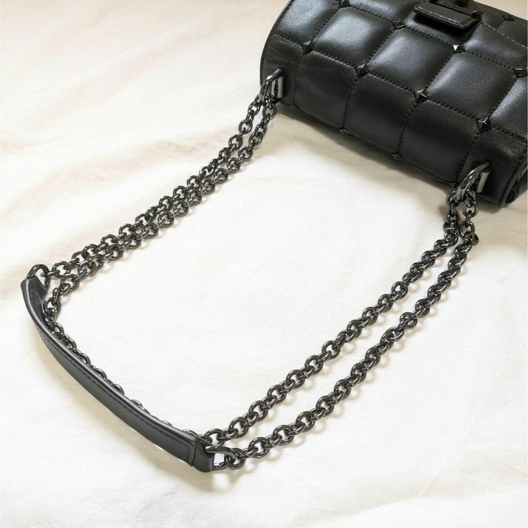 Michael Kors(マイケルコース)のマイケルコース チェーン ショルダーバッグ 黒 ブラック スタッズ レザー レディースのバッグ(ショルダーバッグ)の商品写真
