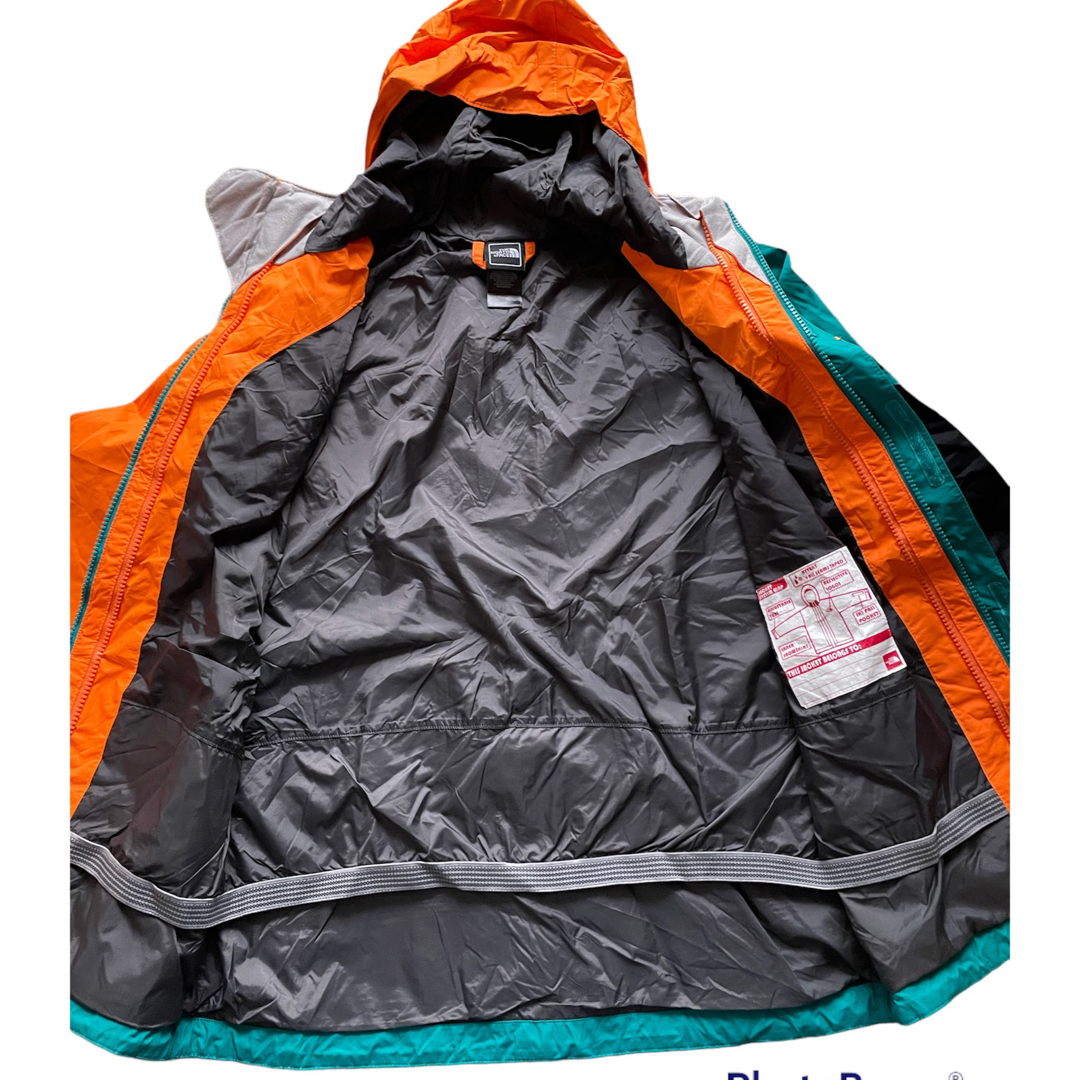 THE NORTH FACE(ザノースフェイス)の【ノースフェイス】キッズ  ナイロンジャケット ウィンドブレーカー 古着 キッズ/ベビー/マタニティのキッズ服男の子用(90cm~)(ジャケット/上着)の商品写真