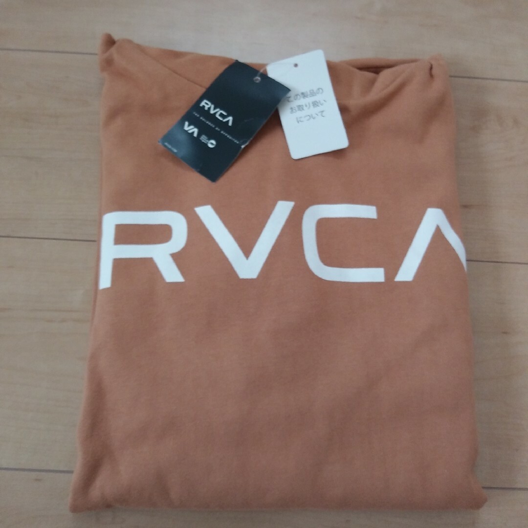 RVCA(ルーカ)のレディース　パーカー　RVCA 　ルーカ 　長袖　フード付き　ビックロゴ レディースのトップス(パーカー)の商品写真