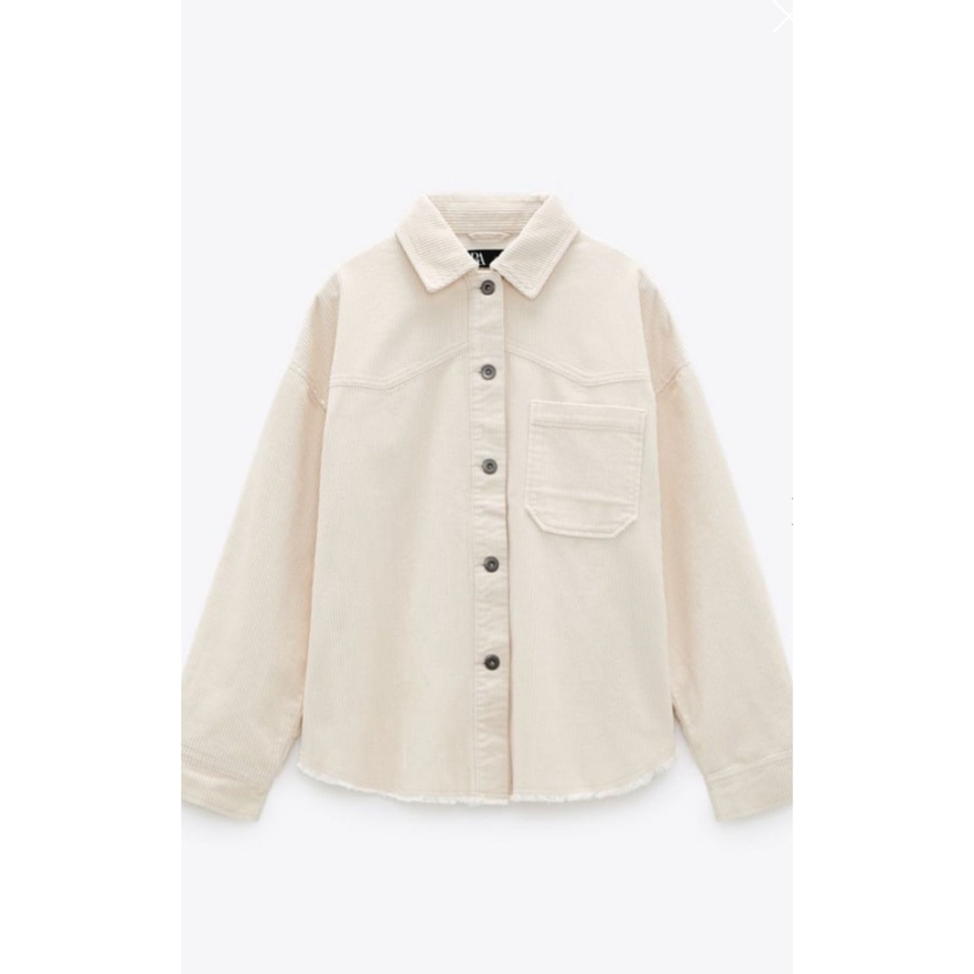 ZARA(ザラ)の【新品・未使用】ザラ ZARA  ショートコーデュロイシャツジャケット　白　XS レディースのジャケット/アウター(Gジャン/デニムジャケット)の商品写真