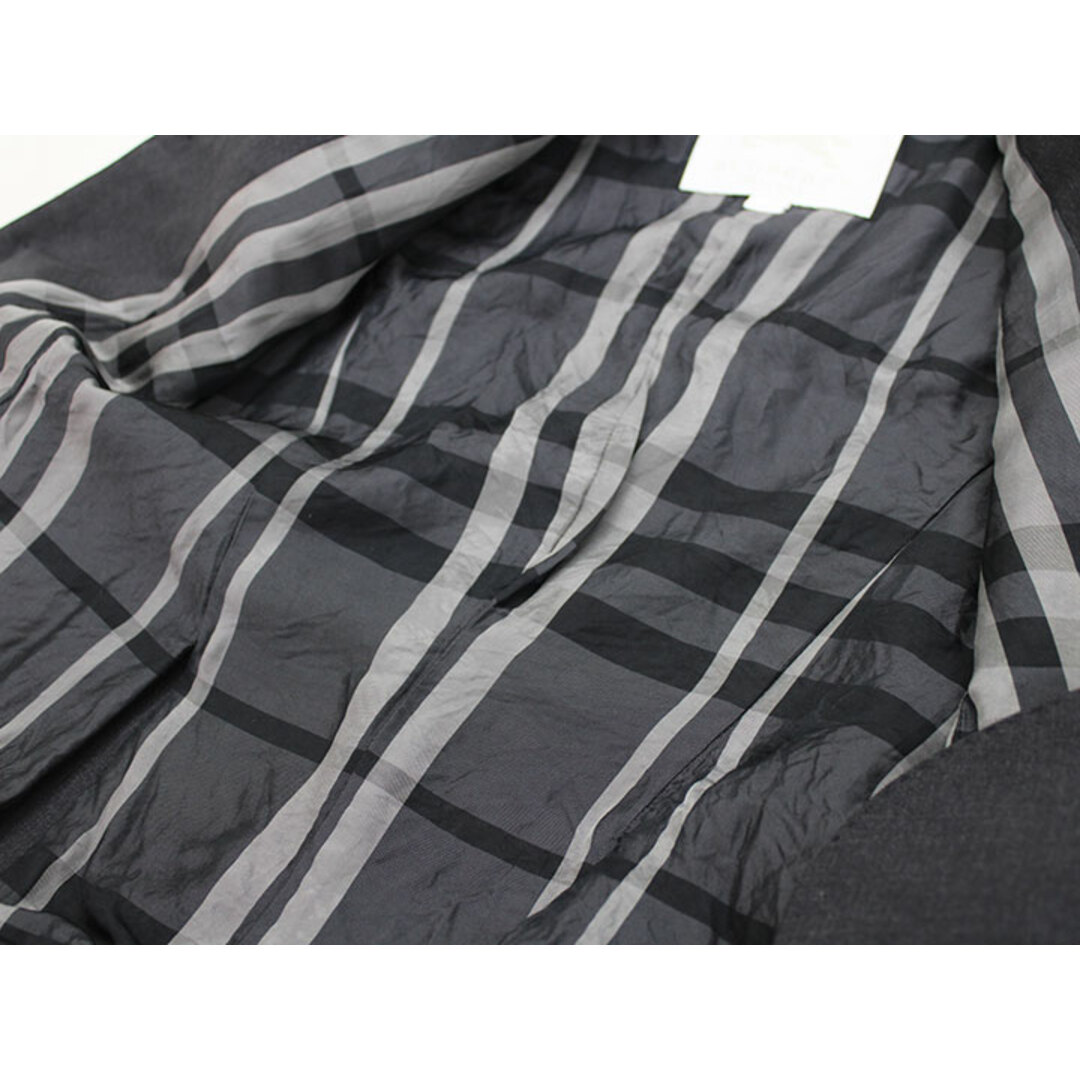 BURBERRY(バーバリー)の【新入荷!】〔バーバリー/BURBERRY 〕128/116cm スーツ 濃グレー フォーマル 卒園式 入学式 結婚式 発表会 謝恩会 冠婚葬祭 七五三【中古】子供服 キッズ kids 男の子 fml 121042 キッズ/ベビー/マタニティのキッズ服女の子用(90cm~)(その他)の商品写真