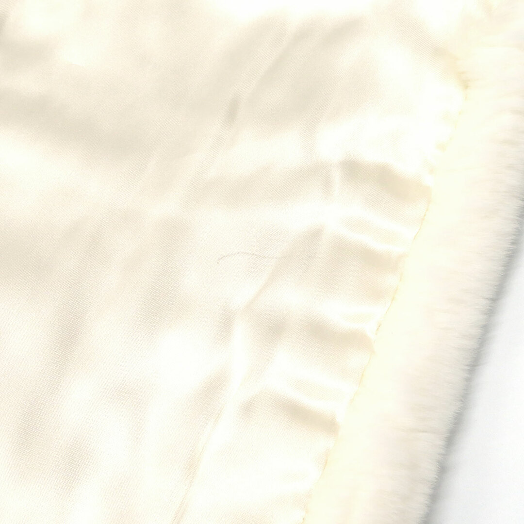 celine(セリーヌ)のセリーヌ マカダム ロゴ ラビットファー ティペット レディース ホワイト CELINE 【中古】 【アパレル・小物】 ハンドメイドのファッション小物(マフラー/ストール)の商品写真