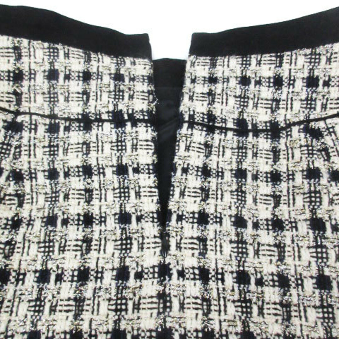 QUEENS COURT(クイーンズコート)のクイーンズコート ツイードスカート 台形スカート ひざ丈 2 オフホワイト 黒 レディースのスカート(ひざ丈スカート)の商品写真