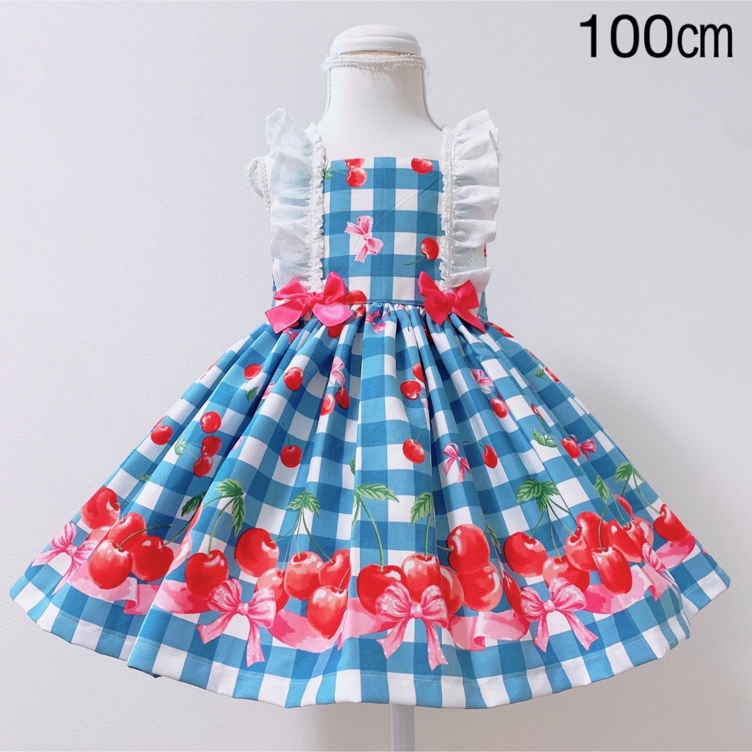 ハンドメイドワンピース　100㎝  チェリーチェック キッズ/ベビー/マタニティのキッズ服女の子用(90cm~)(ワンピース)の商品写真