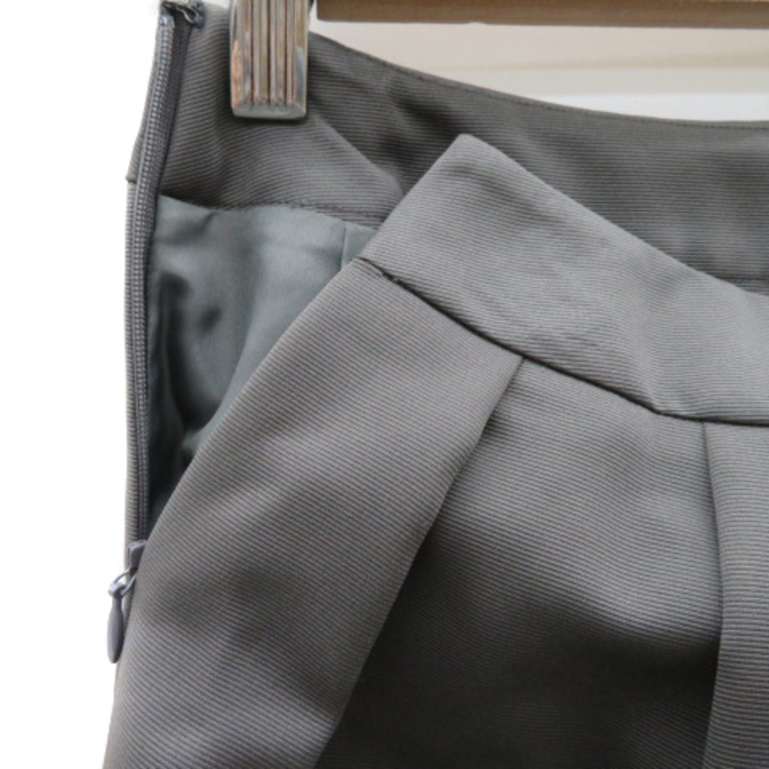TO BE CHIC(トゥービーシック)のトゥービーシック フレアスカート ギャザースカート ミモレ丈 無地 38 グレー レディースのスカート(ひざ丈スカート)の商品写真