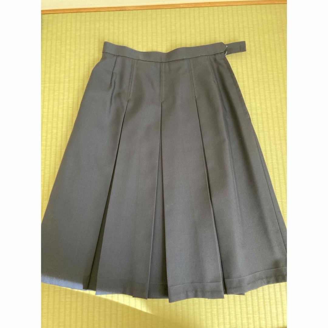 【中古】制服　中学校　冬服　ベスト　スカート(箱ひだ) キッズ/ベビー/マタニティのキッズ/ベビー/マタニティ その他(その他)の商品写真