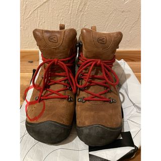 キーン(KEEN)の⭐︎KEENのピレニーズ⭐︎ 登山用　サイズ26.5cm(登山用品)