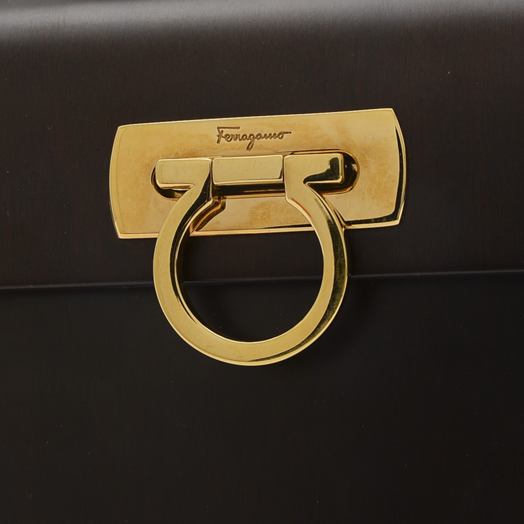 Ferragamo(フェラガモ)のフェラガモ ガンチーニ ハンドバッグ ウッド ダークブラウン ゴールド金具 レディースのバッグ(ハンドバッグ)の商品写真