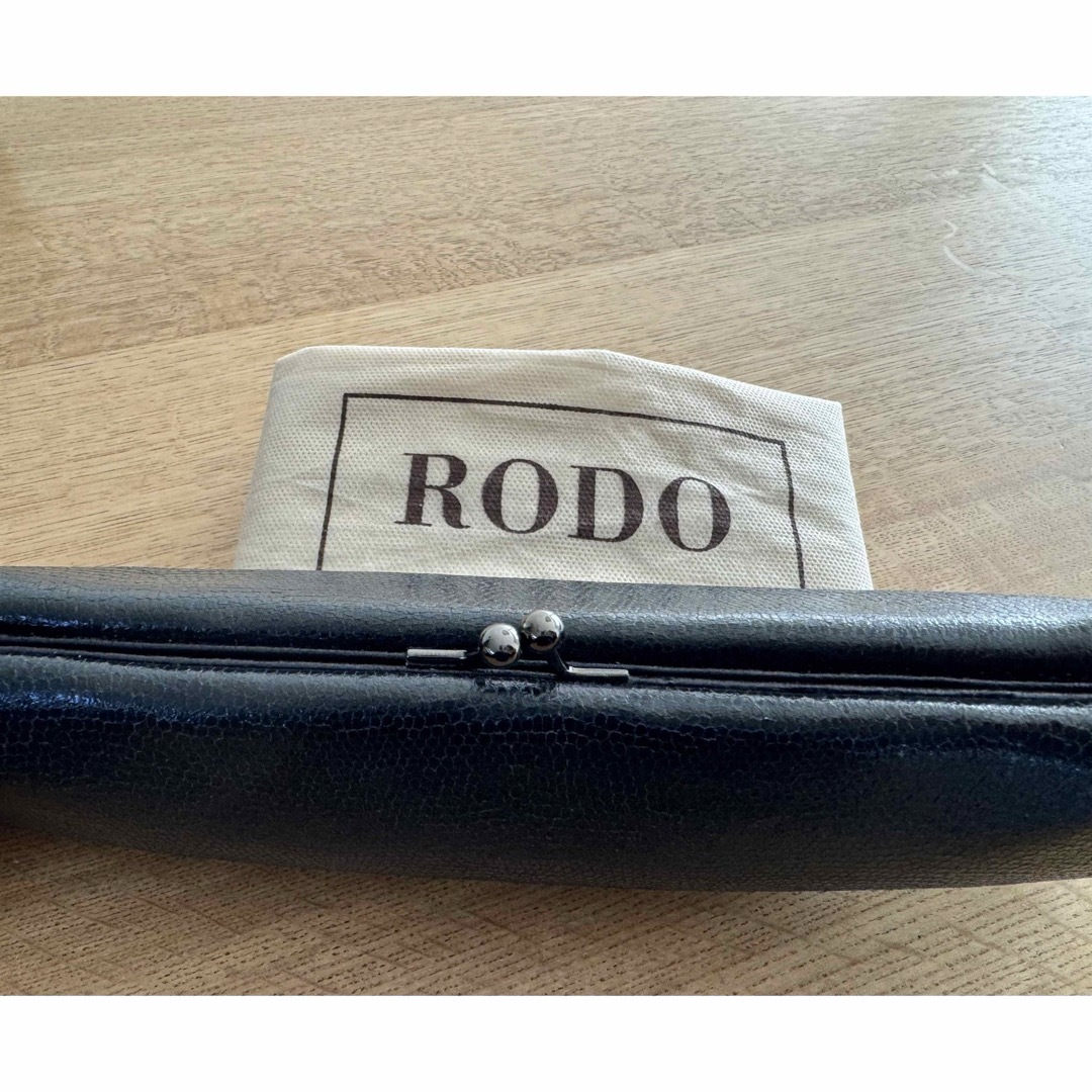 RODO クラッチバッグ　パーティーバッグ　新品未使用 レディースのバッグ(クラッチバッグ)の商品写真