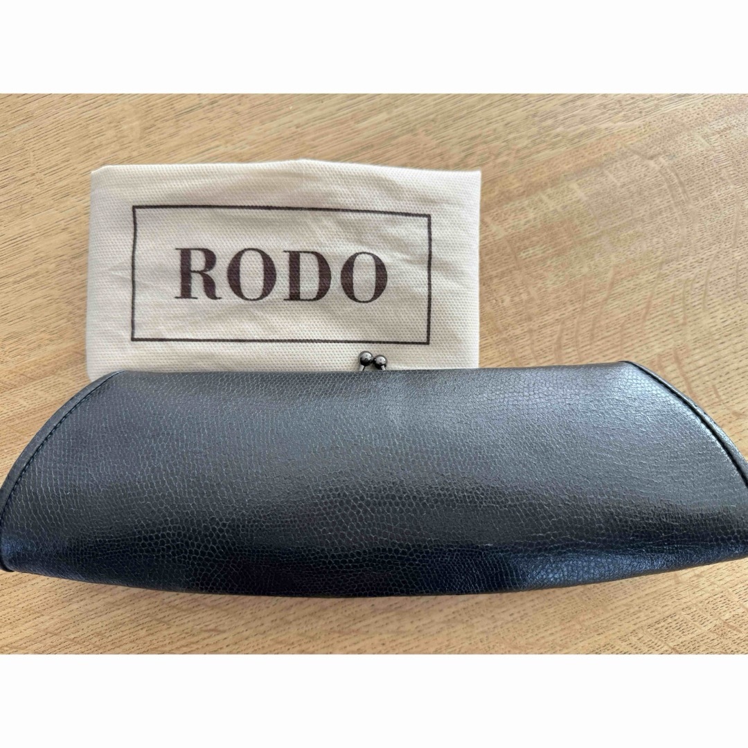 RODO クラッチバッグ　パーティーバッグ　新品未使用 レディースのバッグ(クラッチバッグ)の商品写真