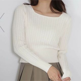 ナチュラルビューティーベーシック(NATURAL BEAUTY BASIC)のNATURAL BEAUTY BASIC スクエアネックケーブルニット ナチュラ(ニット/セーター)