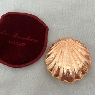 Les Merveilleuses LADUREE - ラデュレ 貝殻パクト パウダー 24金