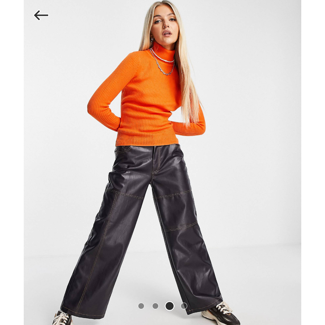 asos(エイソス)のasos ネオンオレンジタートルニット レディースのトップス(ニット/セーター)の商品写真