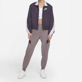 ナイキ(NIKE)のNIKE　ナイキ　ジャケット　レディース(ブルゾン)