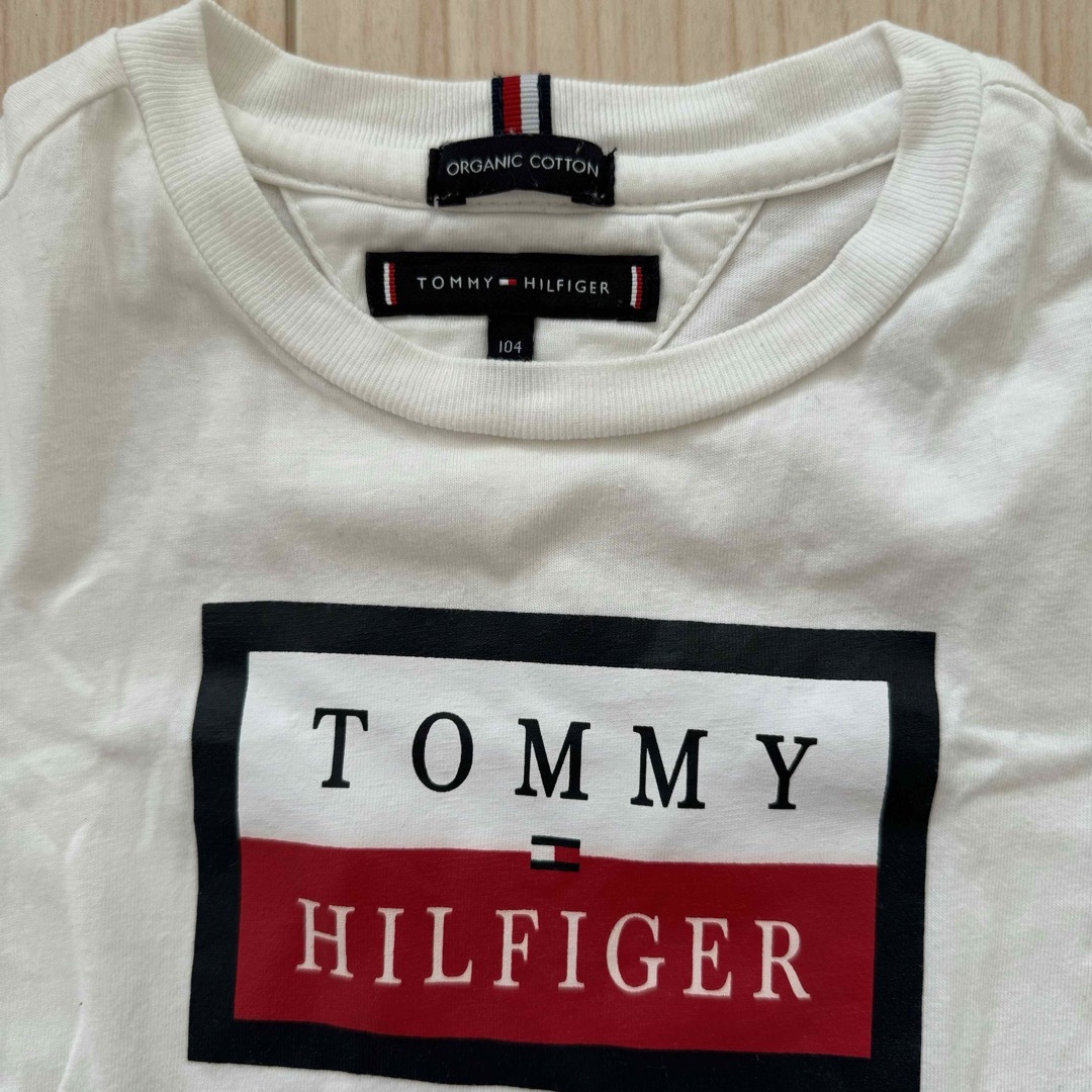 TOMMY HILFIGER(トミーヒルフィガー)のトミーヒルフィガー　キッズTシャツ キッズ/ベビー/マタニティのキッズ服男の子用(90cm~)(Tシャツ/カットソー)の商品写真