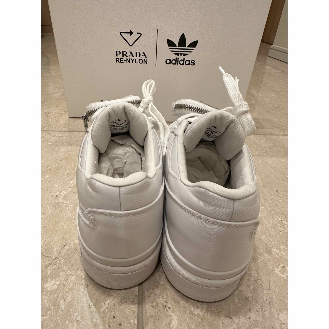 PRADA(プラダ)の【新品】PRADA × adidas フォーラムLOW ホワイト 26.5cm メンズの靴/シューズ(スニーカー)の商品写真