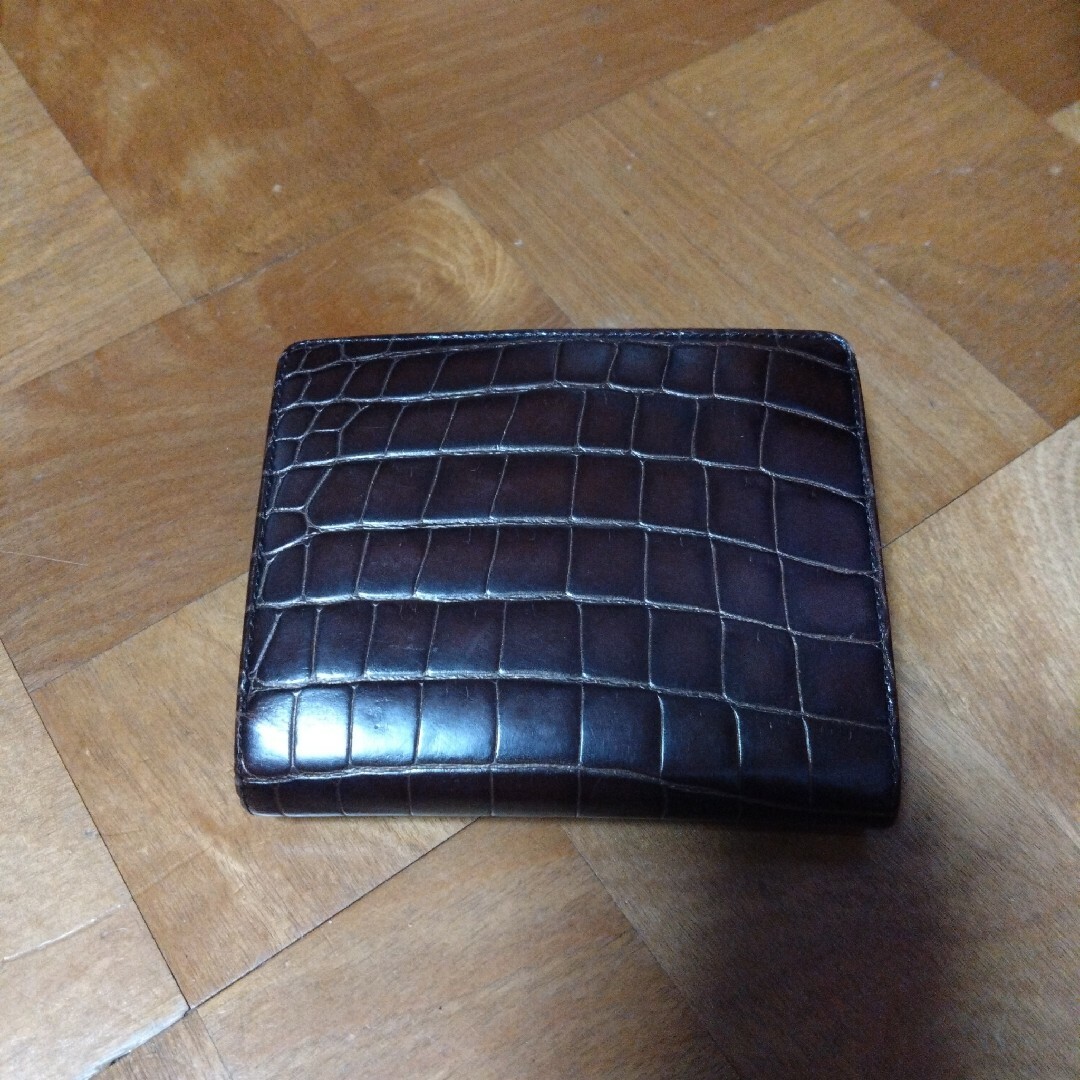 Gianni Versace(ジャンニヴェルサーチ)のヴェルサーチ　白タグ　クロコ型押し　折財布 レディースのファッション小物(財布)の商品写真