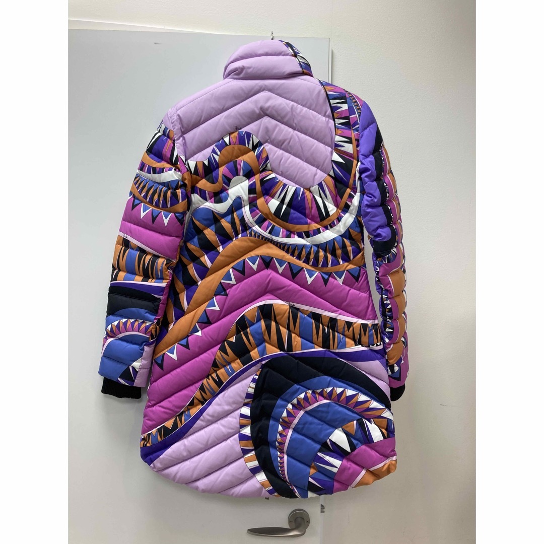 EMILIO PUCCI(エミリオプッチ)の新品タグ付き EMILIO PUCCI  エミリオプッチ ダウン ロング レディースのジャケット/アウター(ダウンコート)の商品写真