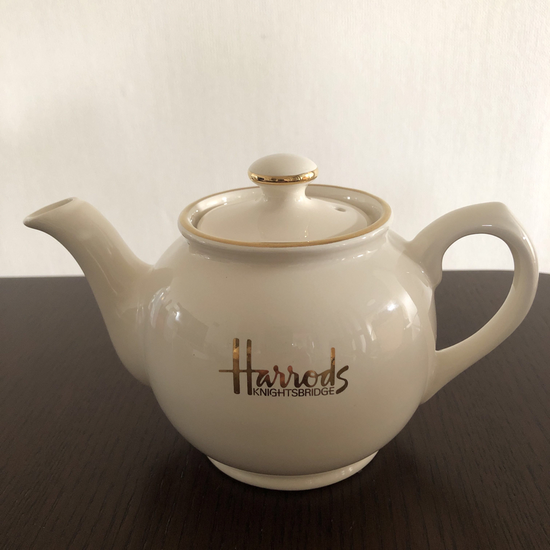 Harrods(ハロッズ)のHarrods ハロッズ ティーポット アイボリー インテリア/住まい/日用品のキッチン/食器(食器)の商品写真