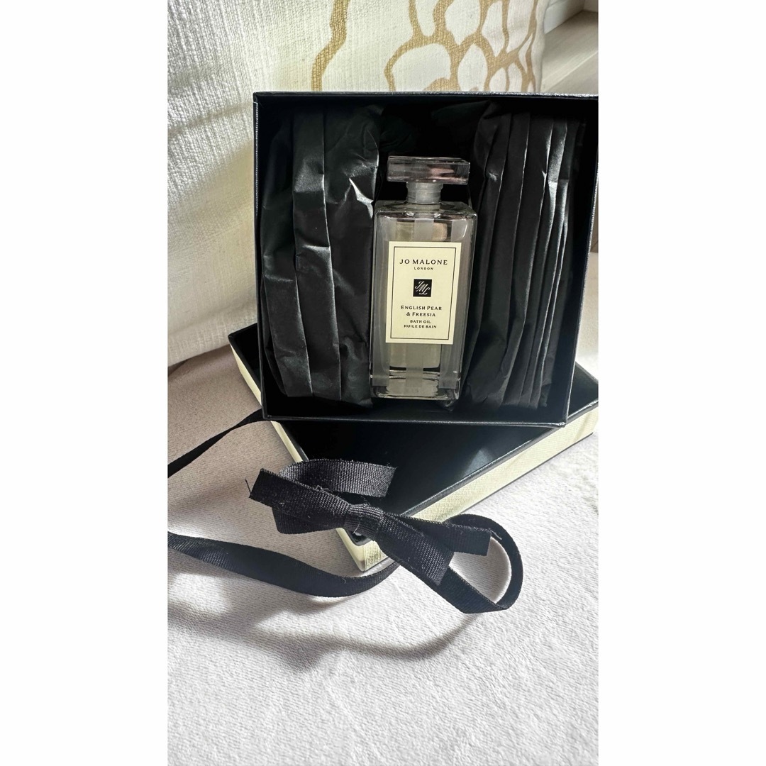 Jo Malone(ジョーマローン)のJo Malone イングリッシュ ペアー & フリージア バス オイル コスメ/美容のボディケア(入浴剤/バスソルト)の商品写真