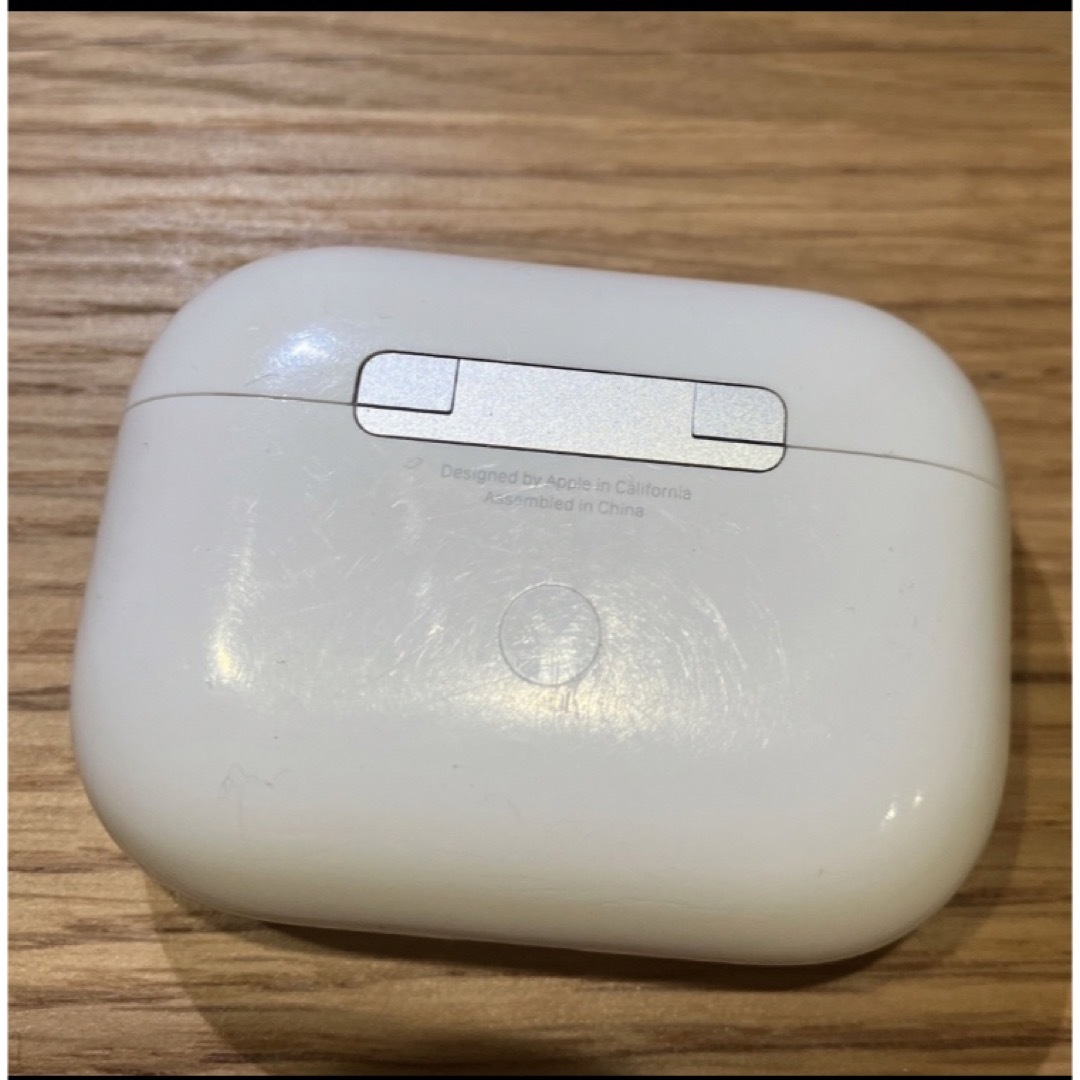 Apple(アップル)のAirPods pro 第一世代　ノイズ有 スマホ/家電/カメラのオーディオ機器(ヘッドフォン/イヤフォン)の商品写真