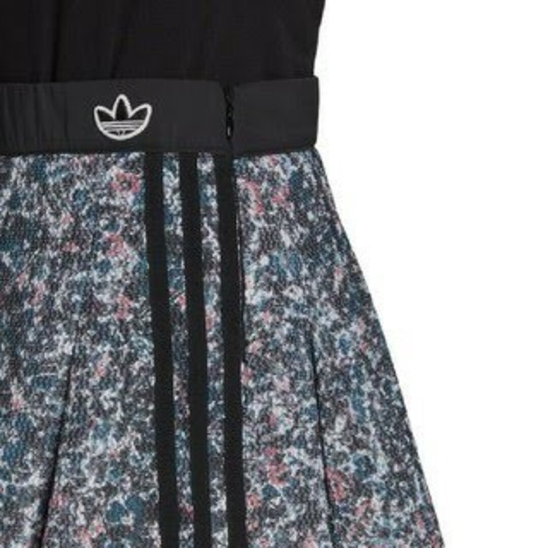 Original(オリジナル)のアディダスオリジナルス　adidas 　スカート　 花柄 レディースのスカート(ミニスカート)の商品写真