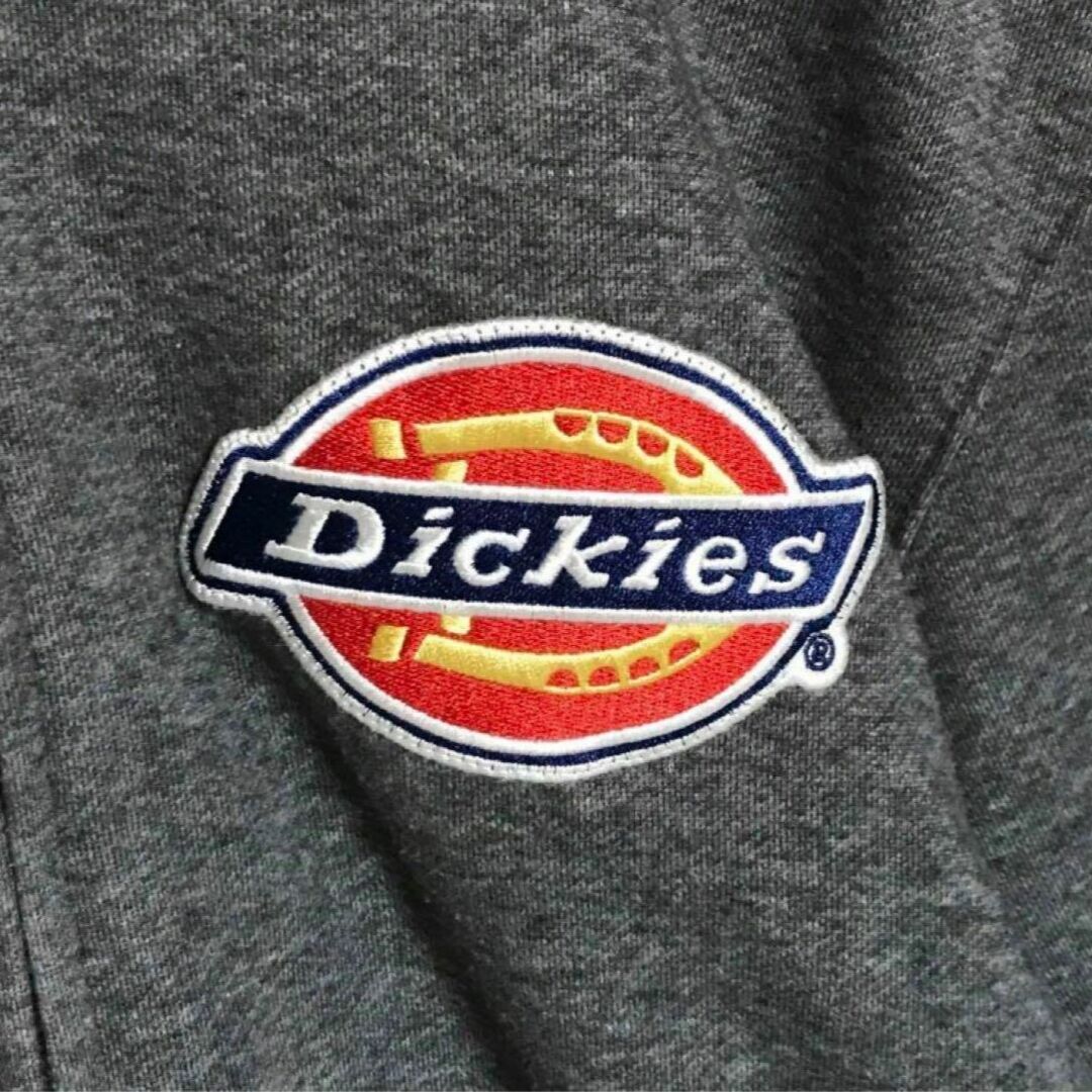 Dickies(ディッキーズ)の【人気定番デザイン】ディッキーズ　ワッペンロゴパーカー　グレー　H576R メンズのトップス(パーカー)の商品写真