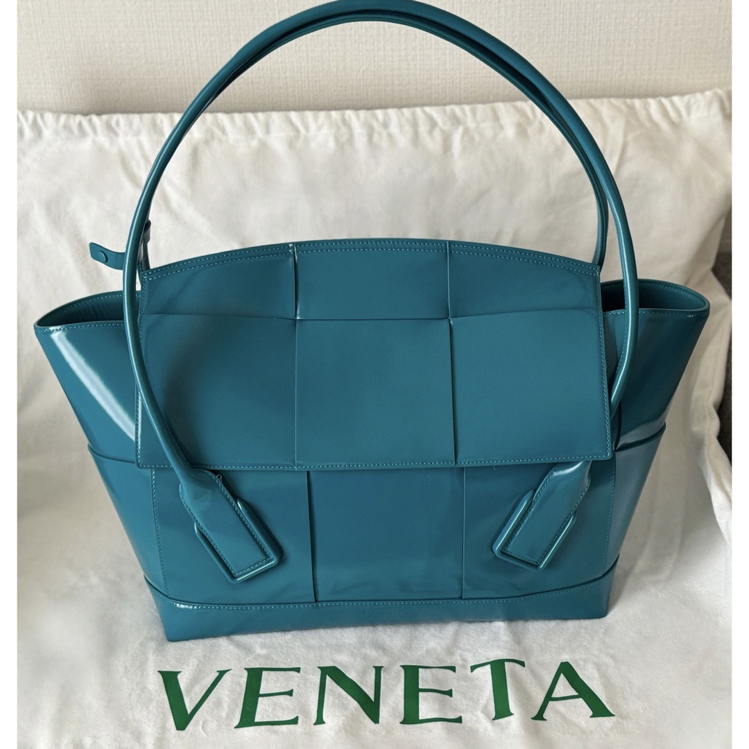 Bottega Veneta(ボッテガヴェネタ)のBOTTEGA VENETAザ・アルコ56/レザー/ほぼ新品/レア レディースのバッグ(トートバッグ)の商品写真