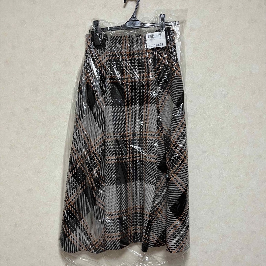 SNIDEL(スナイデル)のSNIDEL スナイデル ロービングチェックミディスカート GRY レディースのスカート(ひざ丈スカート)の商品写真
