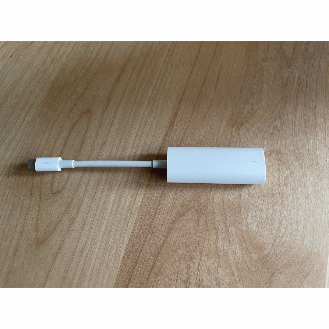 Apple(アップル)のApple USB-C Thunderbolt スマホ/家電/カメラのPC/タブレット(PC周辺機器)の商品写真