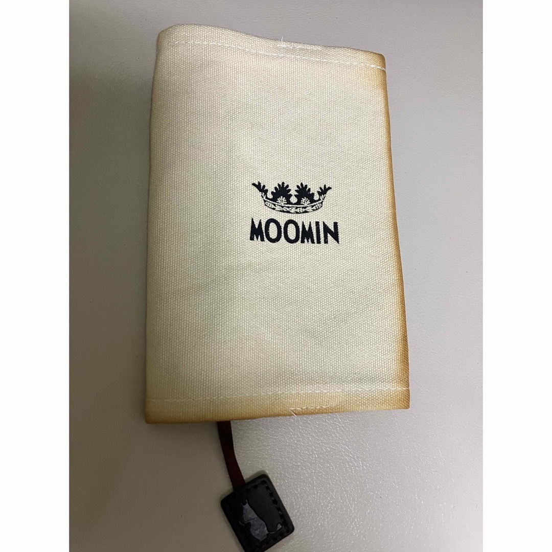 MOOMIN(ムーミン)の新品・未 ムーミン ブックカバー ミィ 白黒 しおり付き ハンドメイドの文具/ステーショナリー(ブックカバー)の商品写真