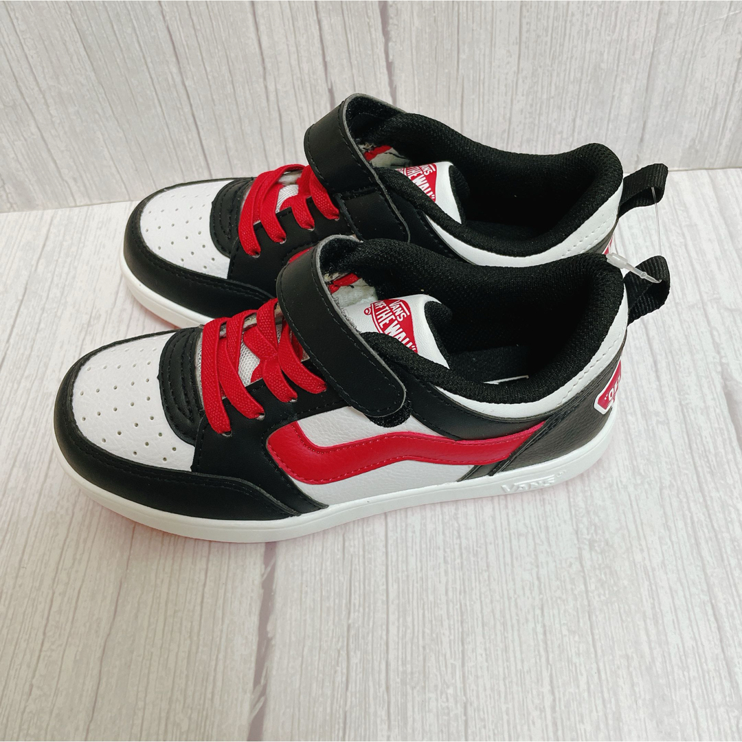 VANS(ヴァンズ)の新品　vans スニーカー　キッズ　子供靴　19cm キッズ/ベビー/マタニティのキッズ靴/シューズ(15cm~)(スニーカー)の商品写真