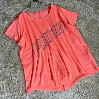 プーマ(PUMA)のPUMA プーマ (F) オープンバック プリント Tシャツ ロゴ入り(Tシャツ(半袖/袖なし))